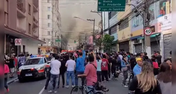 Incêndio de grande proporção atinge shopping de SP; vídeo