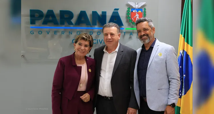 Secretário-chefe da Casa Civil do Paraná, João Carlos Ortega, recebeu Elizabeth Schmidt e Pastor Moisés, nesta terça-feira (5)