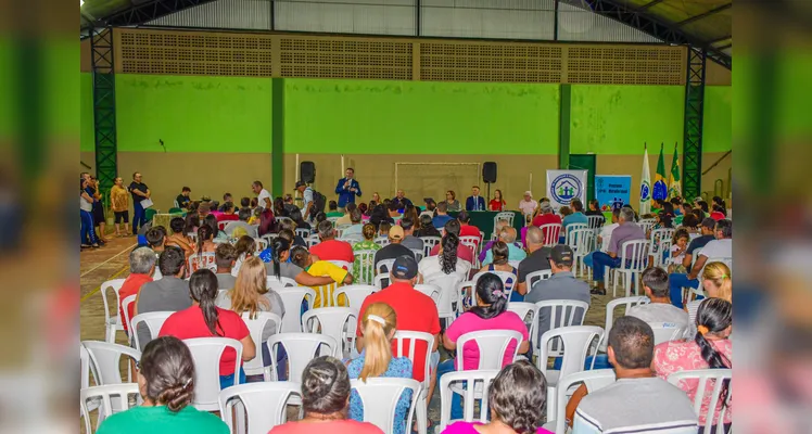 Entrega aconteceu na quadra da Escola Júlio de Mesquita em Jaguariaíva.