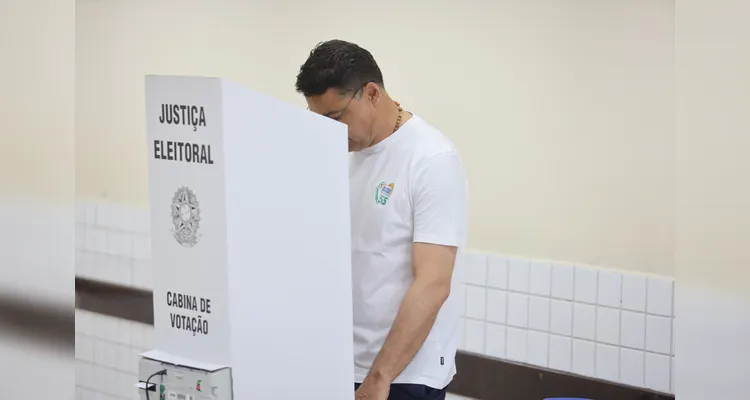 Marcelo Rangel registra voto e destaca apoio da família em campanha