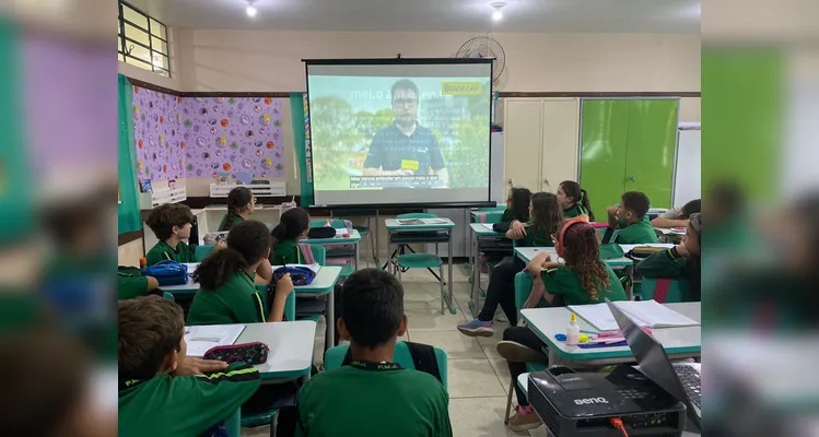 Exemplares do impresso e produção do projeto foram destaques em sala de aula.