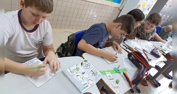 Confira os registros do amplo trabalho realizado pelos alunos em sala de aula.