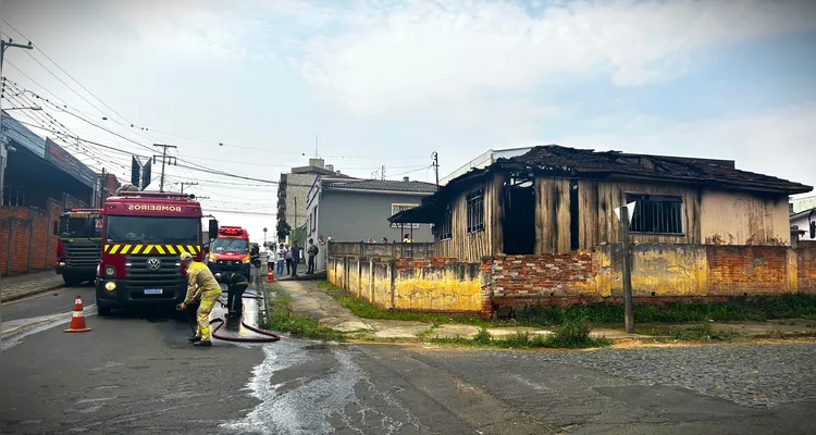 Curto-circuito pode ter iniciado incêndio na ‘Nova Rússia’; veja fotos