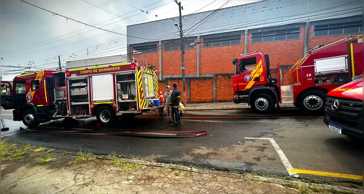 Curto-circuito pode ter iniciado incêndio na ‘Nova Rússia’; veja fotos