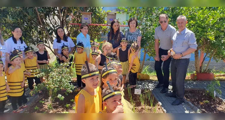 CMEI no Jacarandá integra Projeto Jardins de Mel, que instala colmeias de abelhas nativas e sem ferrão |