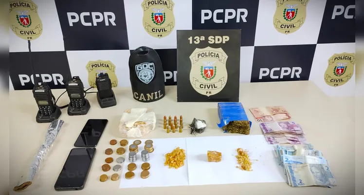 Drogas e objetos foram encaminhados à 13ª Subdivisão Policial.