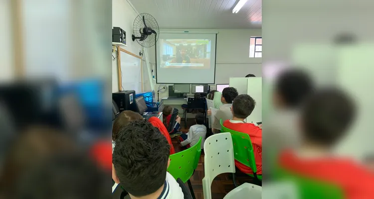 Teoria e prática contribuíram para amplo trabalho dos alunos em sala.