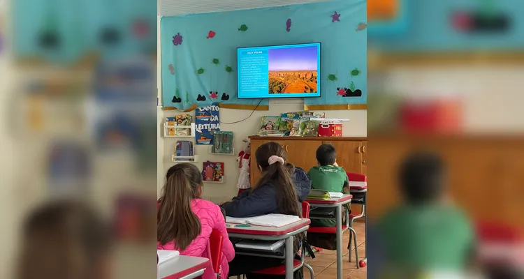 A turma contou com o auxílio de uma videoaula do Vamos Ler para reforçar os estudos em sala sobre o tema, se preparando para a realização da visita.