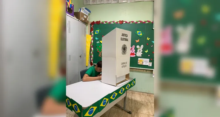 Os educandos realizaram diversos estudos e organizaram a simulação de uma eleição.