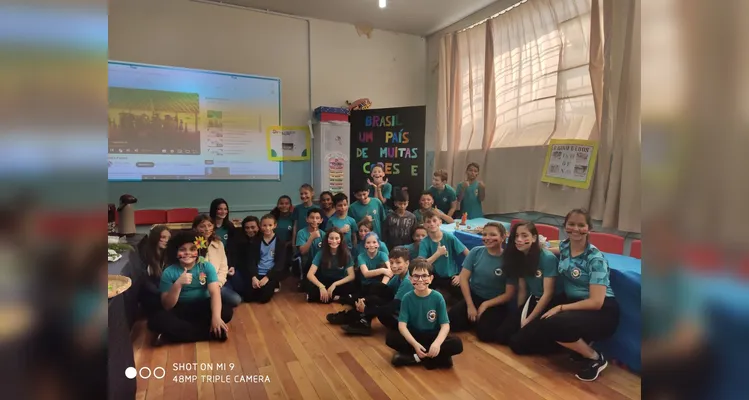 Os alunos realizaram diversas atividades, como pesquisas, uma conversa com uma convidada especial e a apresentação de todo o conteúdo aos pais e colegas da escola durante a realização de uma feira cultural.