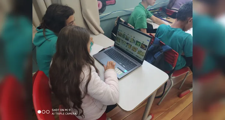 Os alunos realizaram diversas atividades, como pesquisas, uma conversa com uma convidada especial e a apresentação de todo o conteúdo aos pais e colegas da escola durante a realização de uma feira cultural.