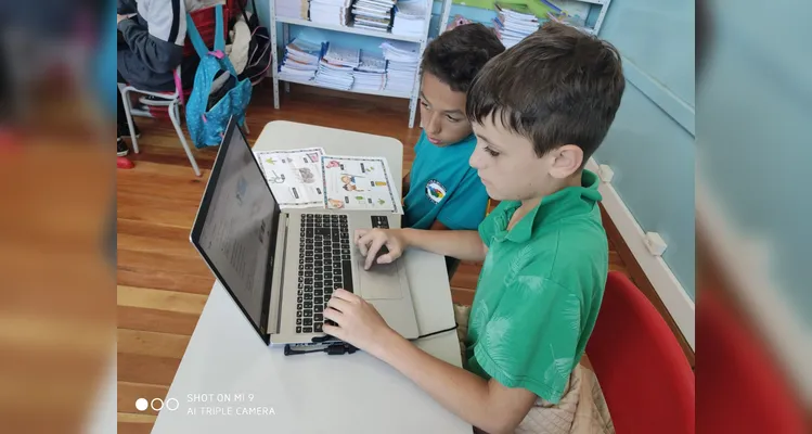 Os alunos realizaram diversas atividades, como pesquisas, uma conversa com uma convidada especial e a apresentação de todo o conteúdo aos pais e colegas da escola durante a realização de uma feira cultural.