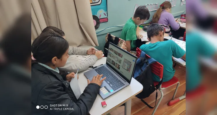 Os alunos realizaram diversas atividades, como pesquisas, uma conversa com uma convidada especial e a apresentação de todo o conteúdo aos pais e colegas da escola durante a realização de uma feira cultural.