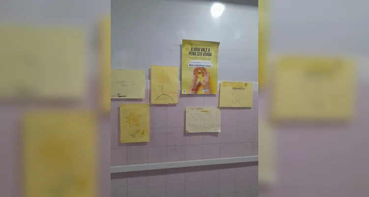 Como atividade prática, os alunos confeccionaram seus próprios manifestos sobre o Setembro Amarelo.