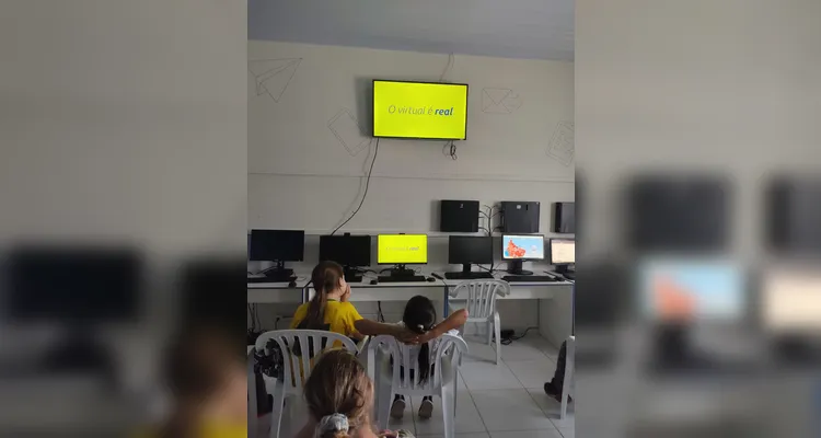 Tecnologia foi aliada dos educandos em sala de aula para trabalhar com os tópicos apresentados.