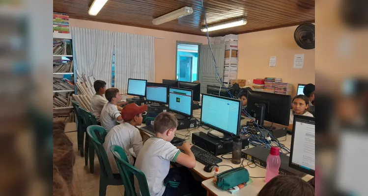 Proposta teve amplas ações em sala de aula.