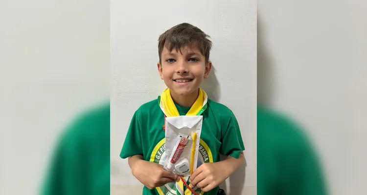 Após o acompanhamento com a dentista, todos os alunos receberam um kit para realizar os cuidados bucais necessários.