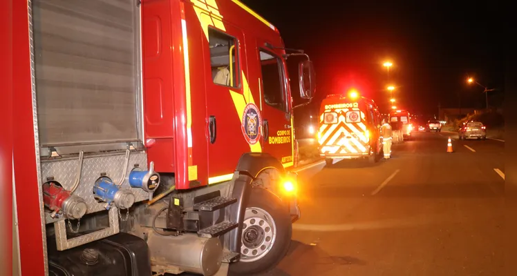 Corpo de Bombeiros (Siate e ABTR) esteve no local.