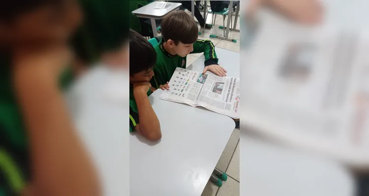 Diversidade de trabalhos contribuiu com educandos em sala de aula.