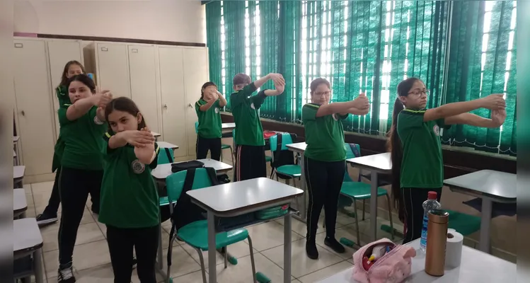 Diversidade de trabalhos contribuiu com educandos em sala de aula.