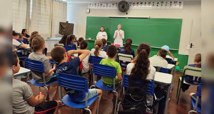 A palestra com uma dentista foi o complemento das atividades realizadas pela turma.