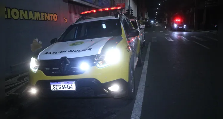 Motociclista fica ferido após acidente durante a madrugada em PG