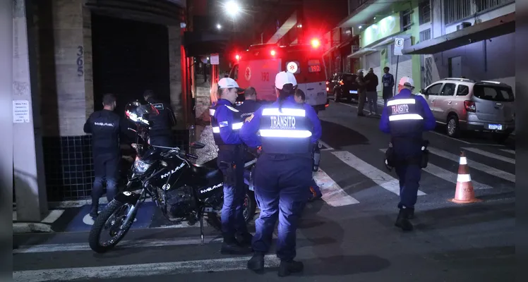 Motociclista fica ferido após acidente durante a madrugada em PG