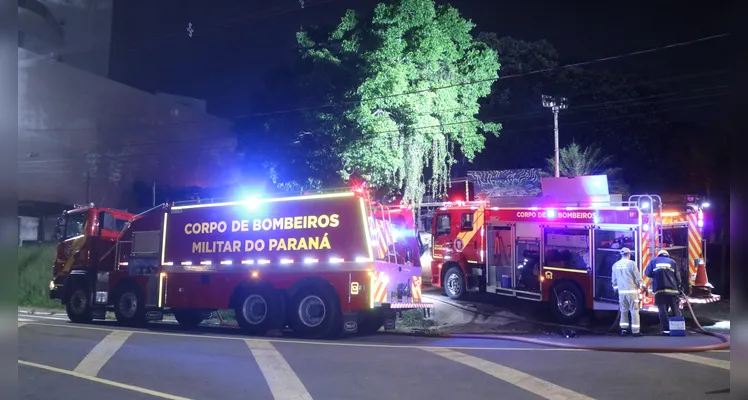 Incêndio em imóvel abandonado mobiliza Bombeiros em PG