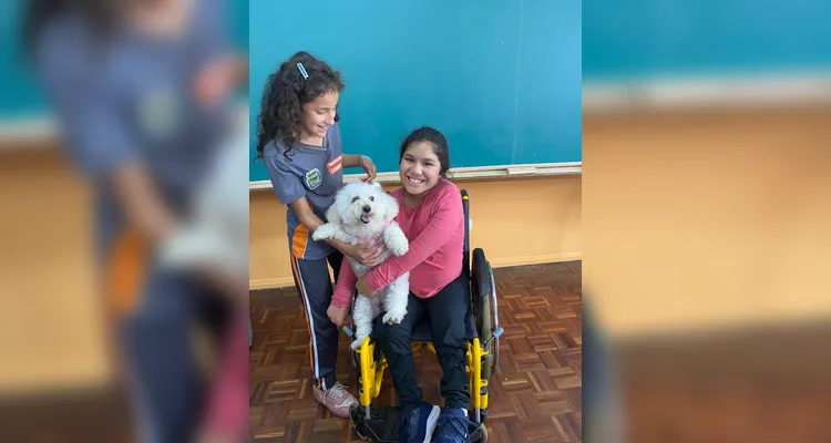 Confira os registros dos alunos com seus pets em sala e em casa.