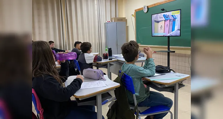 Confira os registros do trabalho ambiental em sala de aula.