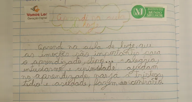 Cada aluno também escreveu um bilhete de incentivo para um colega, buscando assim reforçar as boas emoções.