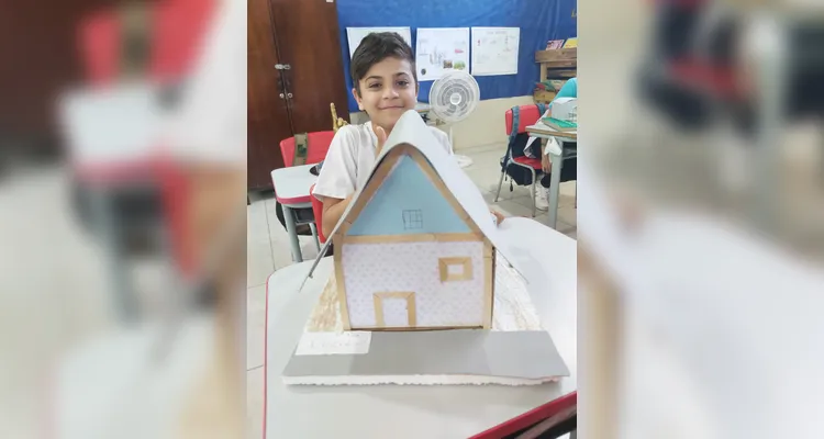 Parte das atividades da turma consistiu na montagem de maquetes que representavam patrimônios culturais da região.