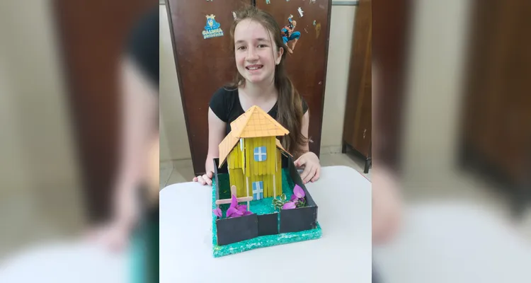 Parte das atividades da turma consistiu na montagem de maquetes que representavam patrimônios culturais da região.