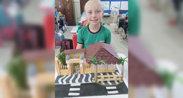 Parte das atividades da turma consistiu na montagem de maquetes que representavam patrimônios culturais da região.