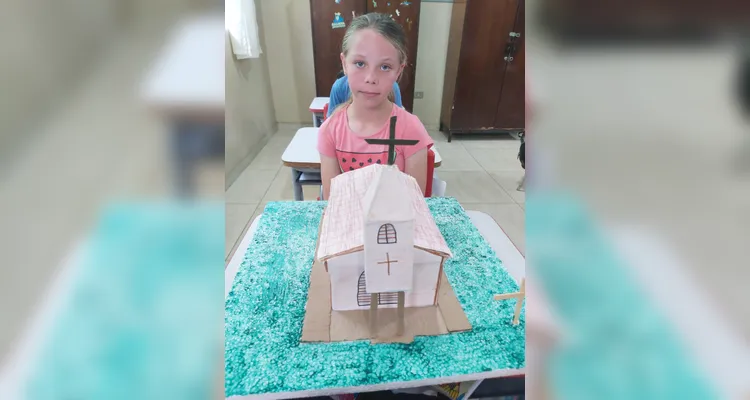 Parte das atividades da turma consistiu na montagem de maquetes que representavam patrimônios culturais da região.