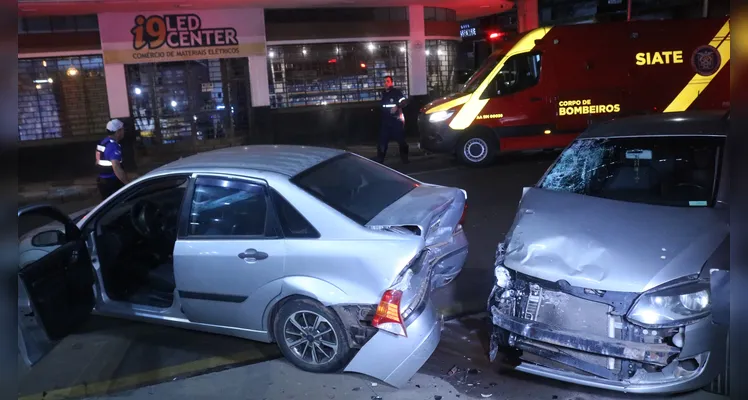 Câmera de segurança flagra acidente com motoboy em PG