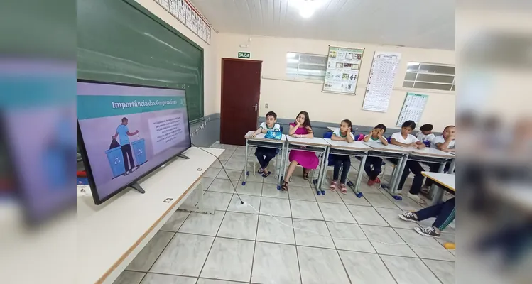 Educandos puderam assistir ao conteúdo e desenvolver ações práticas.