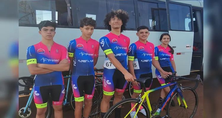 Os atletas de ciclismo também representaram Ponta Grossa nesta última fase dos Jogos, comandados pelo técnico Diego Berriel.