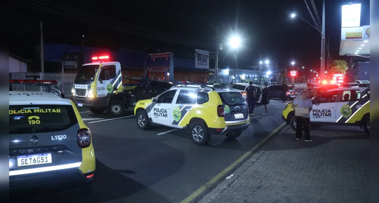 Equipes da PM acompanharam a ocorrência.