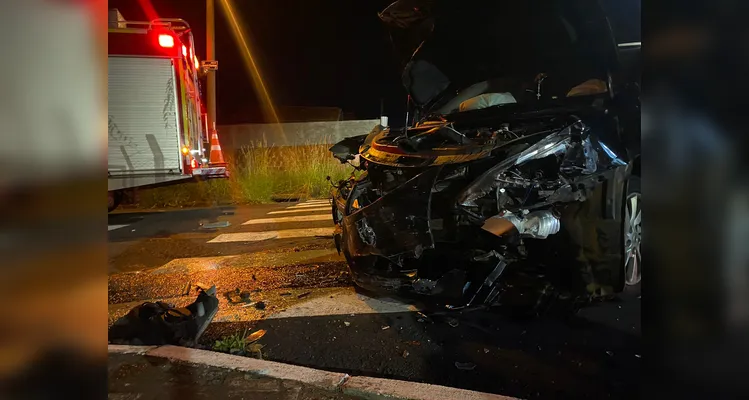 Acidente aconteceu na noite desse domingo, em Ponta Grossa