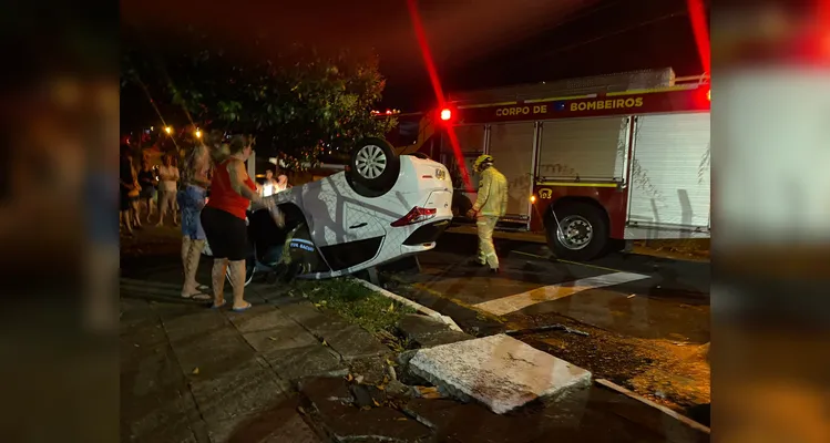 Acidente aconteceu na noite desse domingo, em Ponta Grossa