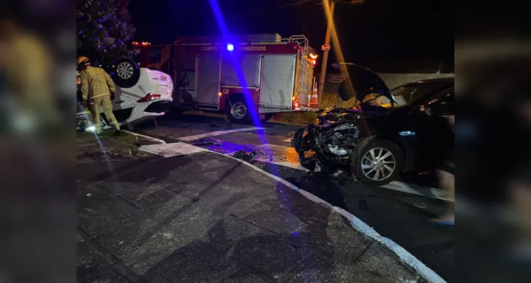 Acidente aconteceu na noite desse domingo, em Ponta Grossa