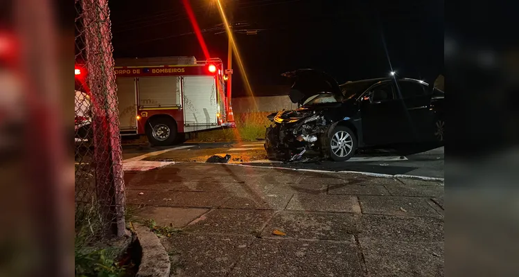 Acidente aconteceu na noite desse domingo, em Ponta Grossa