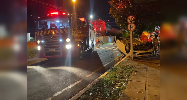 Acidente aconteceu na noite desse domingo, em Ponta Grossa