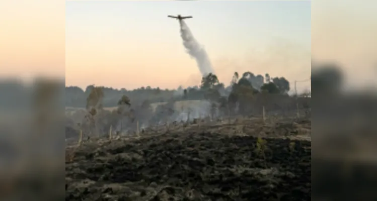 Aviões contratados pelo PR reforçam combates a incêndios em PG