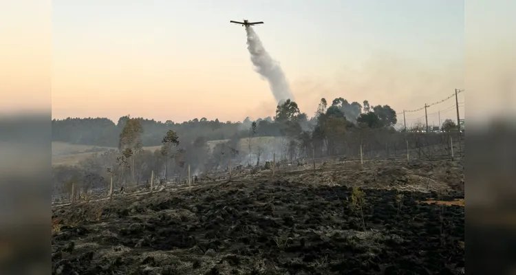 Aviões contratados pelo PR reforçam combates a incêndios em PG