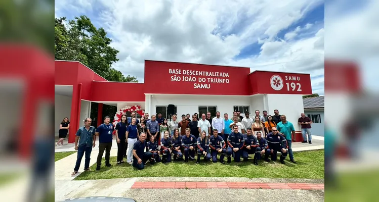 A cerimônia de inauguração contou com a presença de diversas autoridades, da família de Carlos Donald e também da equipe do SAMU.