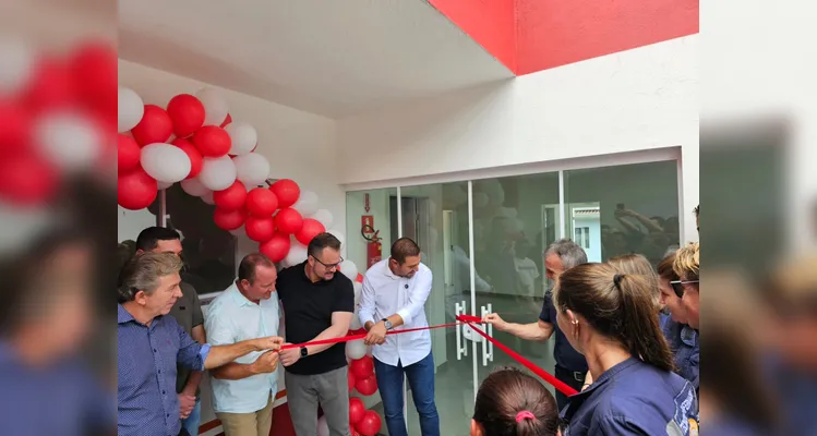 A cerimônia de inauguração contou com a presença de diversas autoridades, da família de Carlos Donald e também da equipe do SAMU.