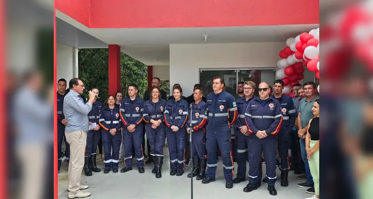 A cerimônia de inauguração contou com a presença de diversas autoridades, da família de Carlos Donald e também da equipe do SAMU.