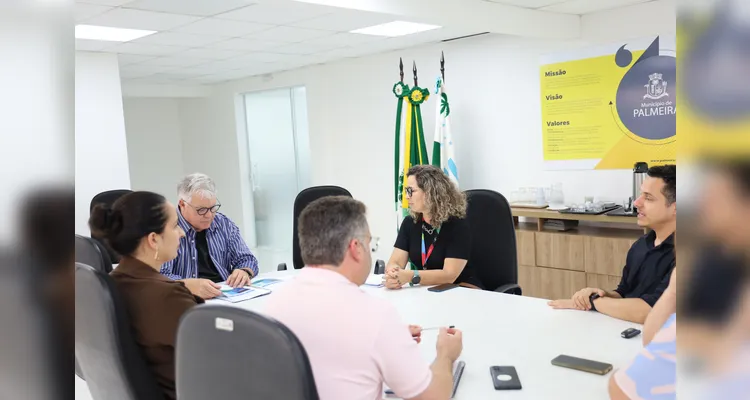 O encontro aconteceu na terça-feira (04).